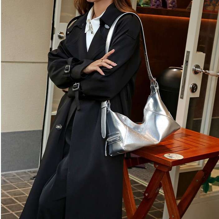2025 New French Style Niche Crossbody High-end Sweet Cool Girl Fashion Single Shoulder Soft Leather Bag for Women