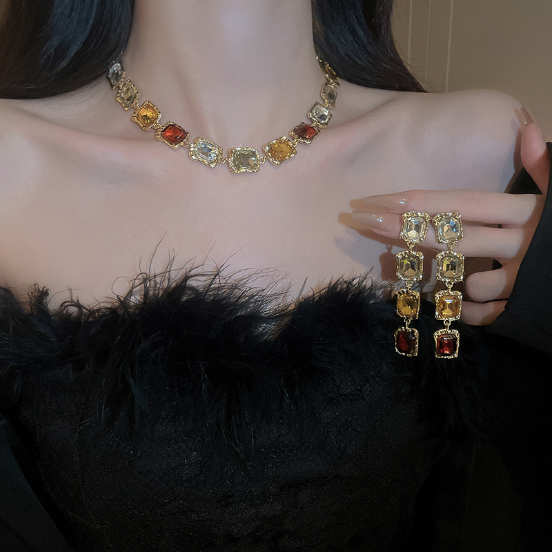 Vintage Luxury Square Gemstone Choker Necklace Set Opulent Court Inspired Statement Jewelry for Women