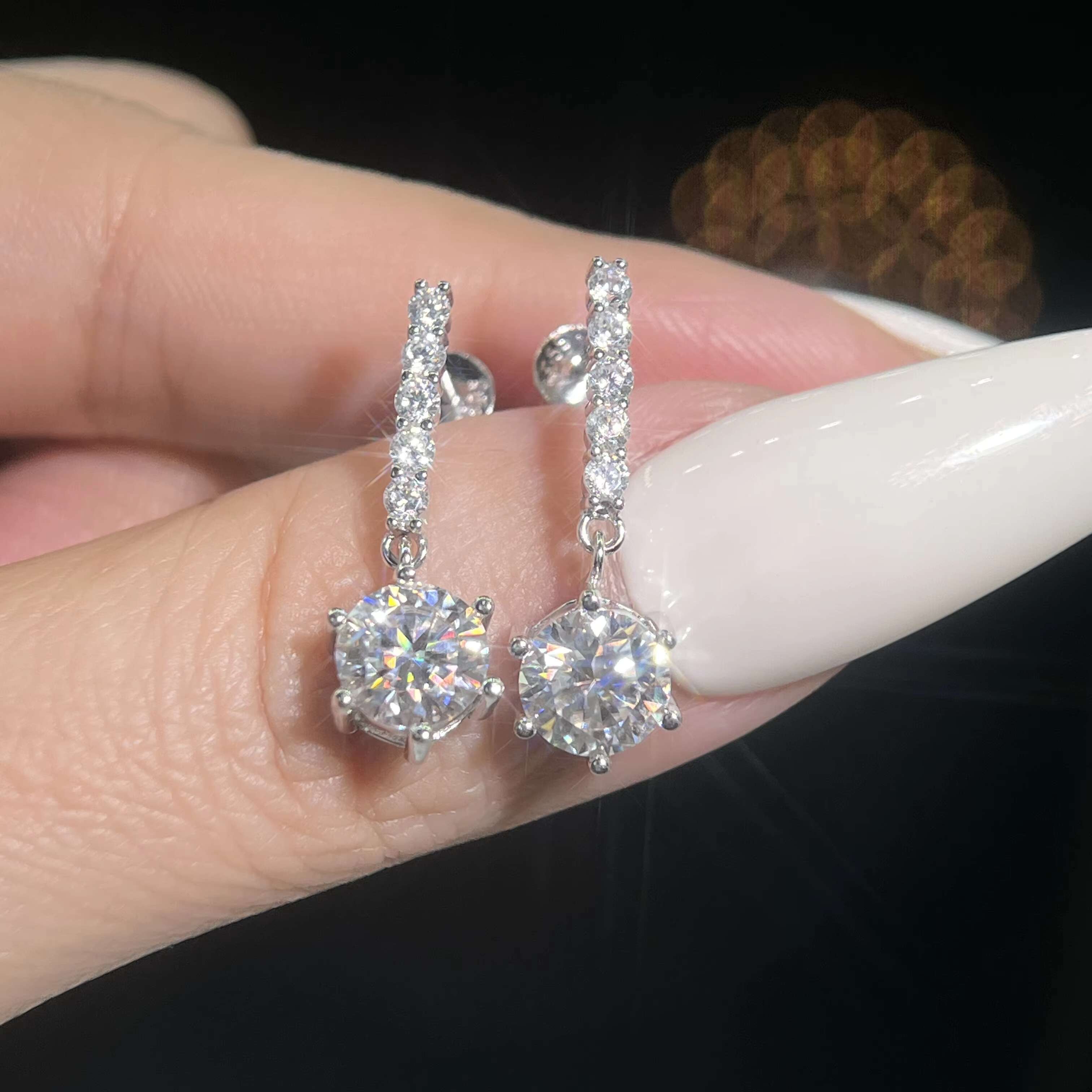 Custom Vss 1.0ct 6.5mm Carat Brilliant Cut Moissanite Diamond S925 Sterling Silver Wedding Huggie Earring for Women Best Gift