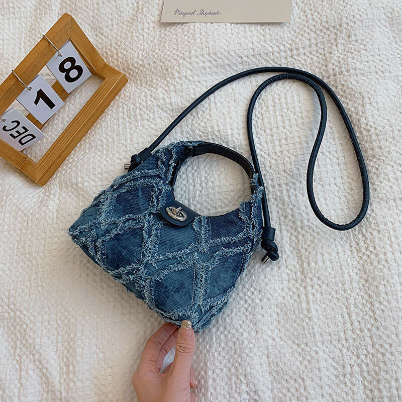 Fashionable High-End Women's Internet Celebrity Same Style Niche Design Denim Quilted Handbag Versatile Shoulder Bag