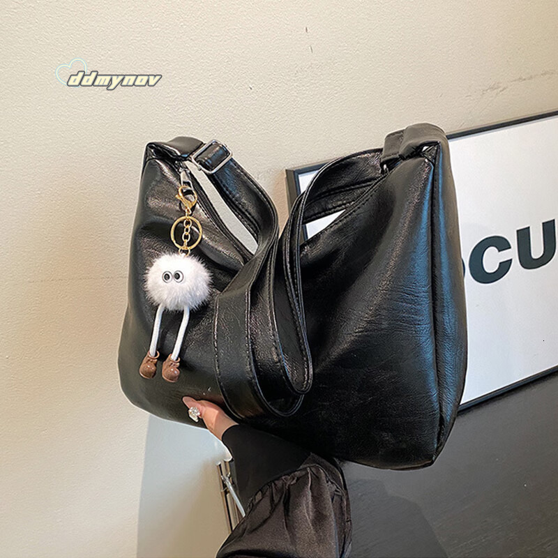 Fashion Commuter for Women 2024 New Fashionable Stylish Summer Shoulder Large Capacity Tote Bag ddmynov