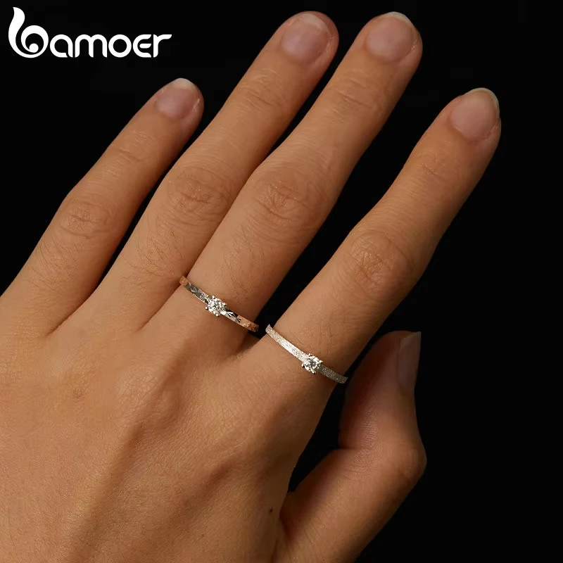 BAMOER 925 Sterling Silver Round Cut Solitare Moissanite Engagement Ring for Women, White Gold Plated Wedding Band Promise Rings Women Fine Jewelry MS