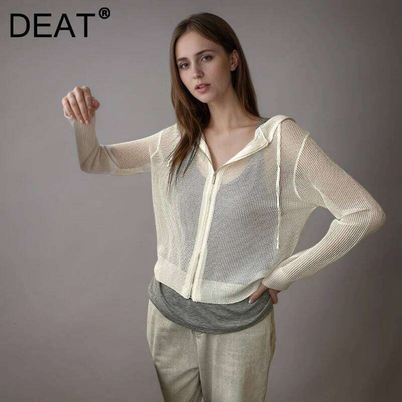 DEAT Fashion White Thin Hooded Knitted Sunscreen Cardigan Women's Loose Zipper Long Sleeves Hollow Out Jackets Summer New 7Ab945