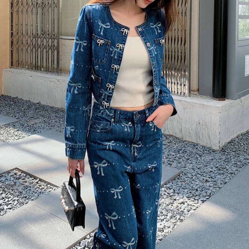 2024 new arrive bow decoration printed Lady Coat long sleeved round neck women denim jacket with pockets, hidden buttons