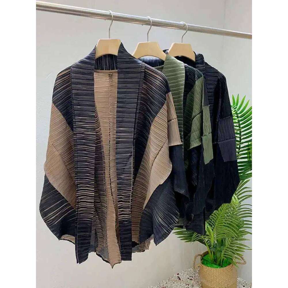 LANMREM Pleated Shirt Color Block Cardigan 2025 Summer Spring New Loose Casual Women's Sunscreen Shirts Elegant Top 2R4380