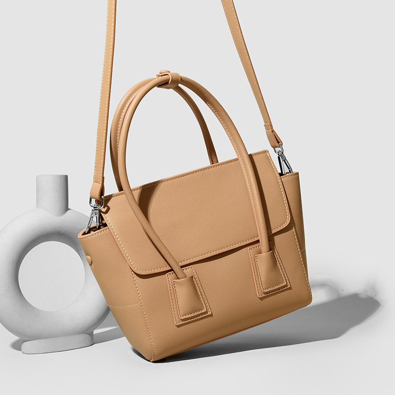 Handbag Fashion Smiley Face High-end Large Capacity Commuter Women's Simple Texture Single Shoulder Crossbody Bag for Women
