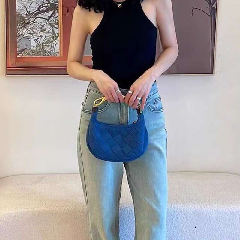 2025 Summer New High-End Niche Sardine Crossbody Denim Woven Handbag Versatile Beach Bag