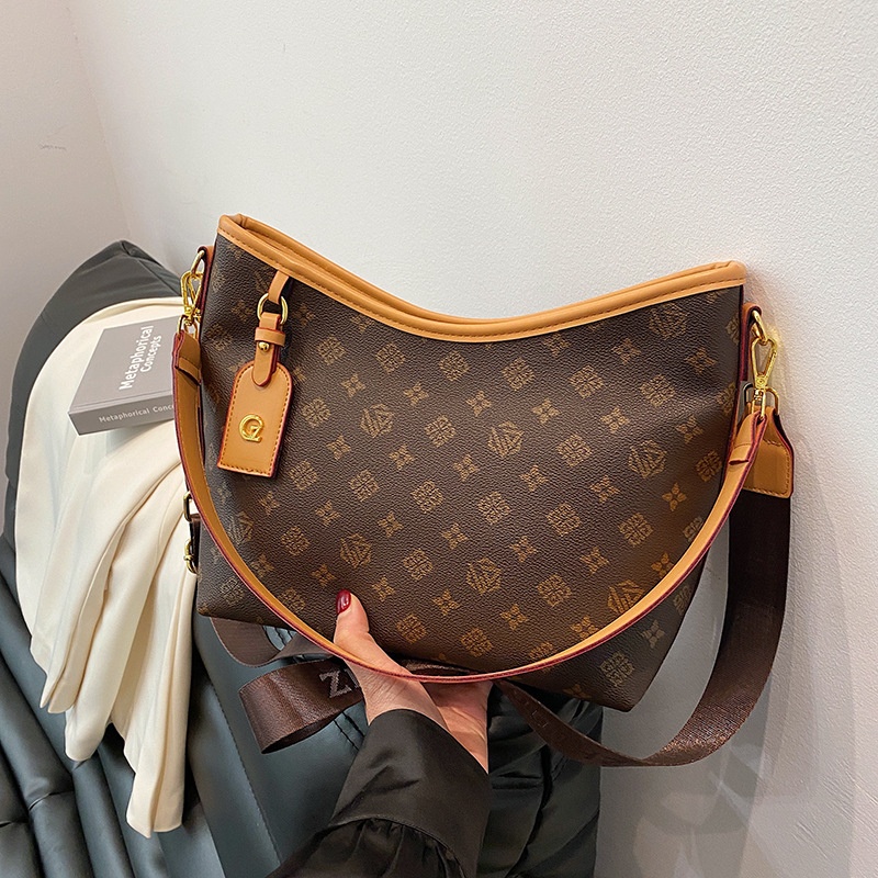 Free Shipping 2025 Designer Women's Luxury New Armband Wide Shoulder Strap Shoulder Bag Diagonal Cross Bag brown