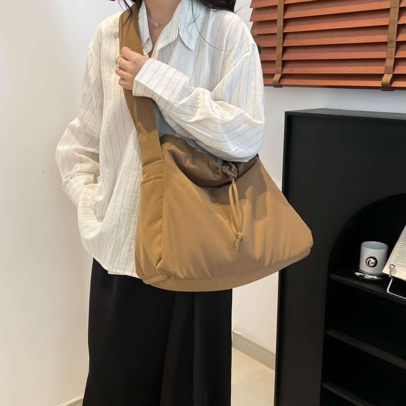 2025 New Large Capacity Casual Tote Fashion Bucket Simple Crossbody Bag