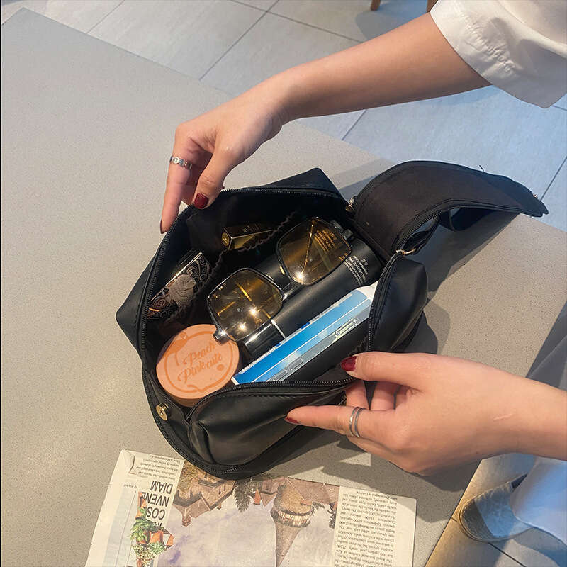 2025 New PU Leather Handheld Makeup Large Capacity Divider Board Skincare Storage Simple Waterproof Toiletry Bag