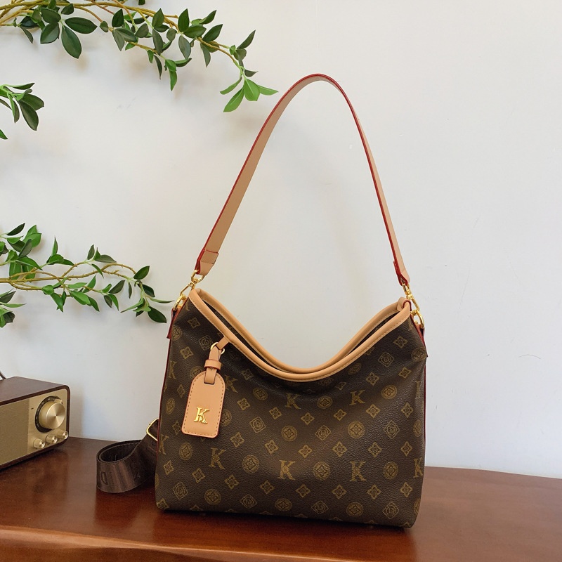 Free Shipping 2025 Designer Women's Luxury New Large Bag, Single Shoulder Underarm Bag, Fashion Commuter Bag