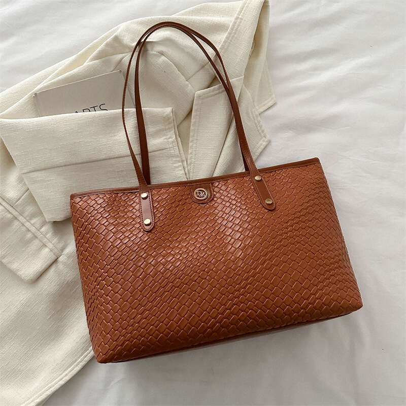 2024 New Women's Casual Large Capacity Tote for College Students Fashionable Simple Shoulder Bag