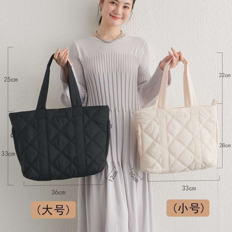 New Casual Lightweight Tote Large Capacity Shoulder Quilted Handbag Commuter Mommy Bag Versatile
