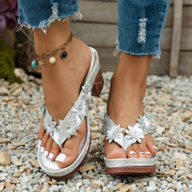 Outdoor European And American New Floral Designer Sandals Beaded Clip Women's Wedge Slippers Female Export Large Size Sandals Beach Mom Shoes Boh