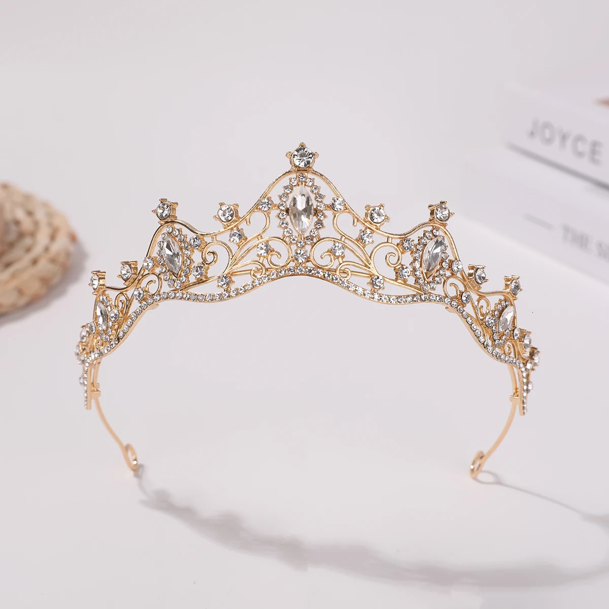 Girls birthday tiara bridal wedding hair accessories Korean simple wedding dress childrens performance tiara accessories. 250610