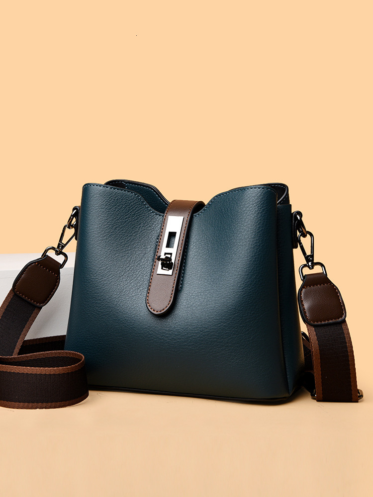 free shipping Genuine Leather Bag 2024 designer New Fashion Bucket Mom Crossbody Luxury Bag Simple Shoulder Strap Soft Leather Women's Bag