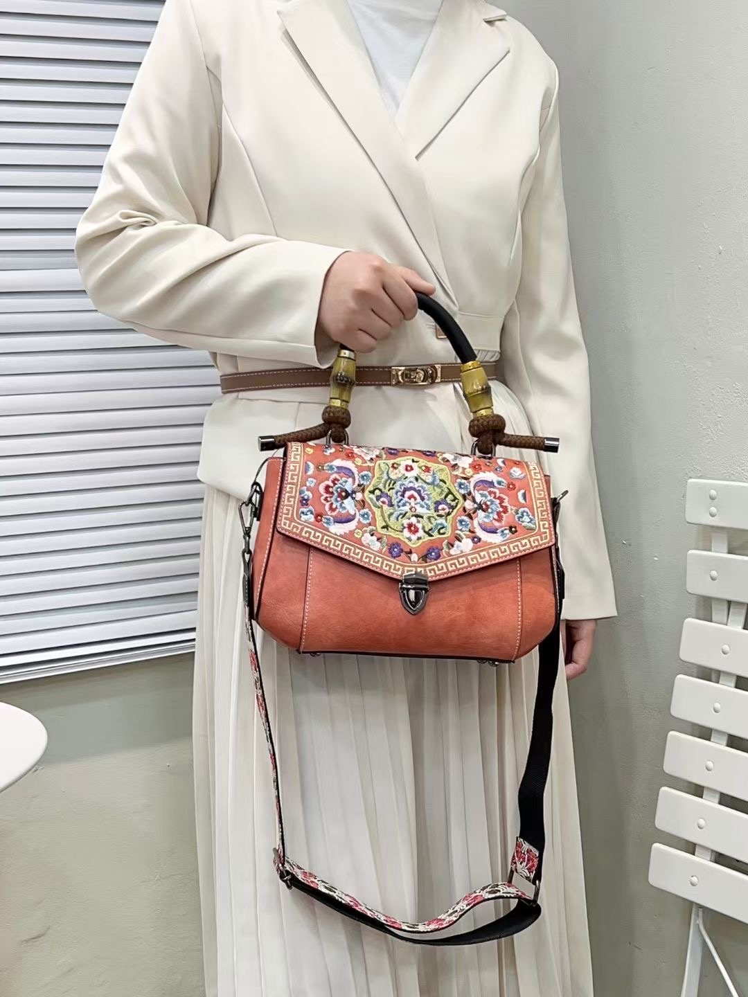 RH8773 Chinese Floral - Embroidered Handbags designer bag Support customization