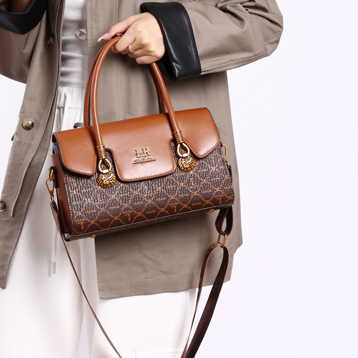 Luxury Wallet Free Shipping 2025 New Designer Bag Retro Fashion Multi Functional Lightweight Handbag Printed Shoulder Width Women's Shoulder Bag