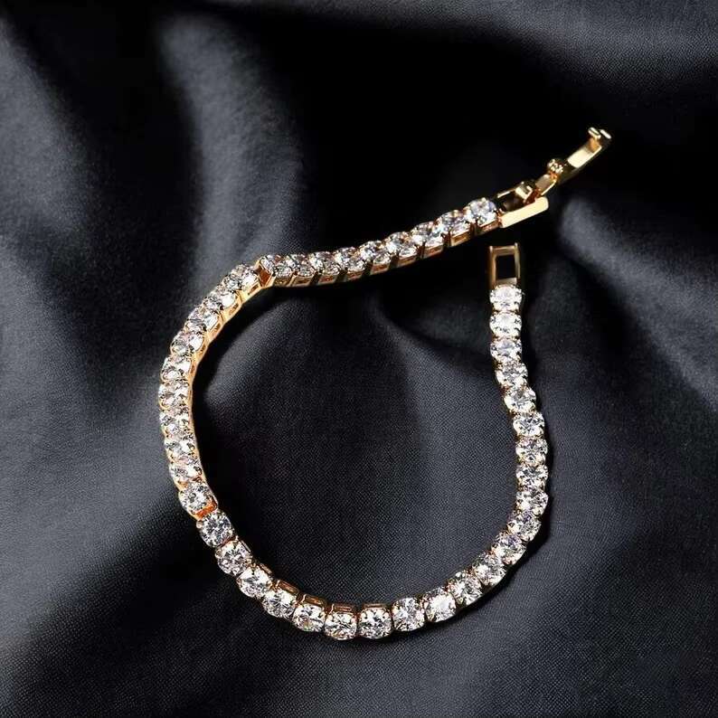 High-Quality Wholesale Moissanite Tennis Chains - 4mm to 6mm with VVS Clarity & Platinum Finish