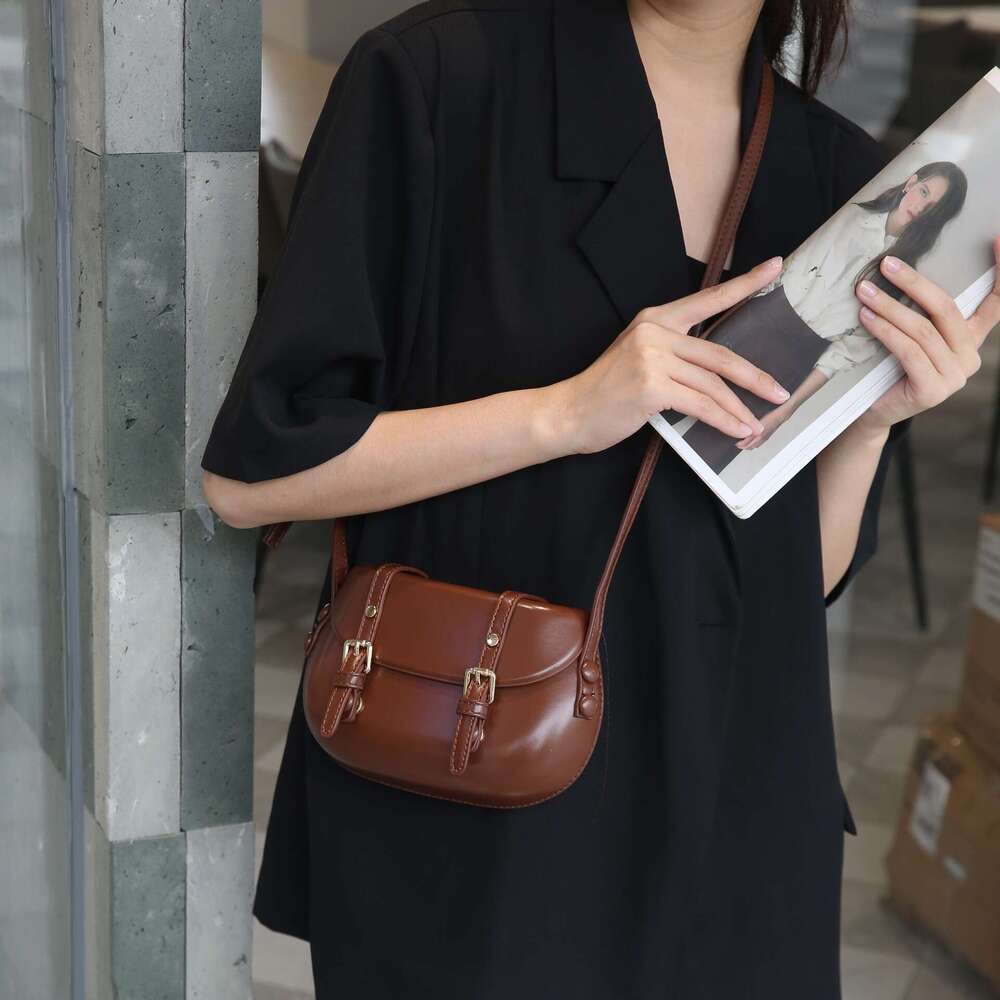 2025 New High-End Crossbody Simple Shoulder Fashion Saddle Niche Solid Color Phone Bag