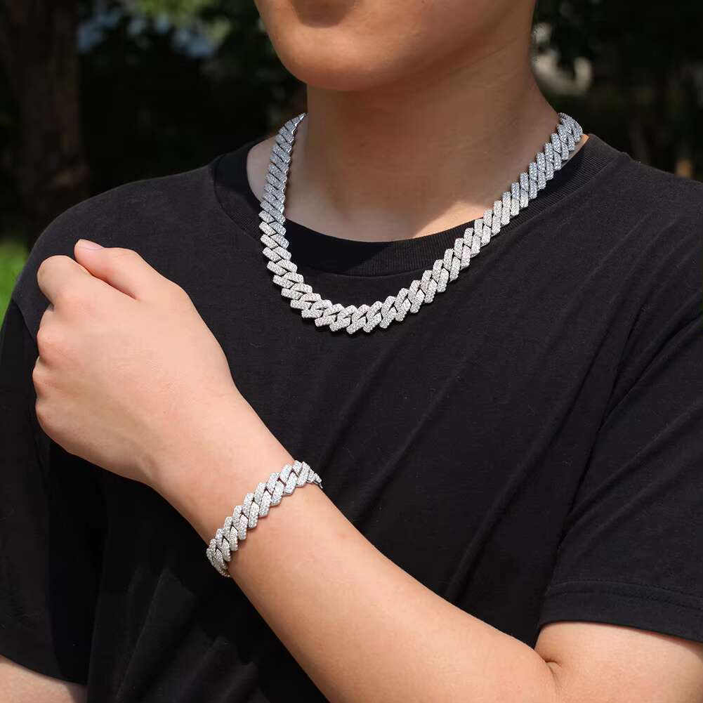 OACOCA Hip Hop Luxury Mens Iced Out Micro Pave clear Cz Buckle Gold Plating 316l Stainless Steel Cuban Chain Bracelet
