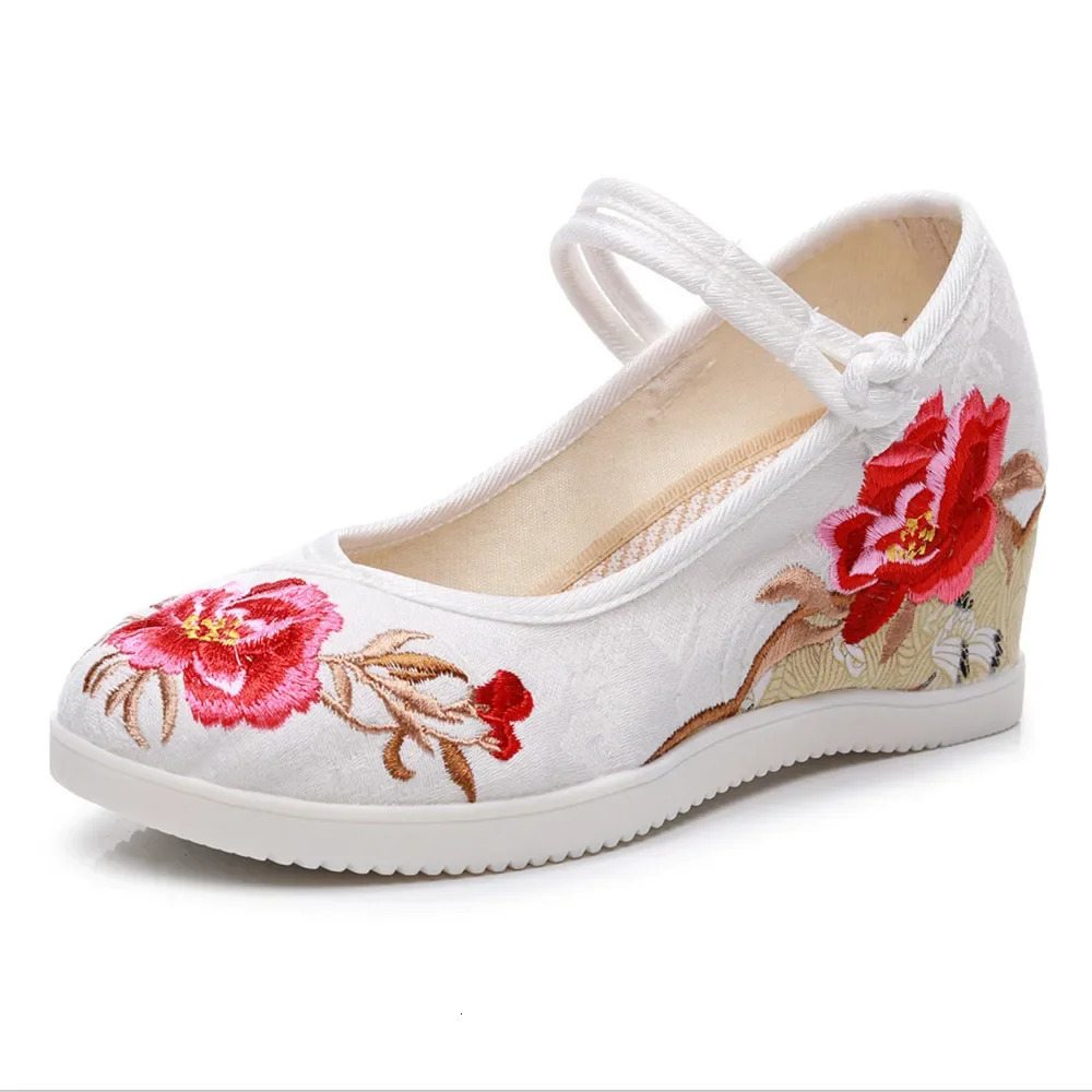 Autumn Elevator Shoes Woman Casual Harajuku Chinese Ethnic Style Canvas Vintage Embroidered Cloth Hanfu Shoes Women Zapatos 250603