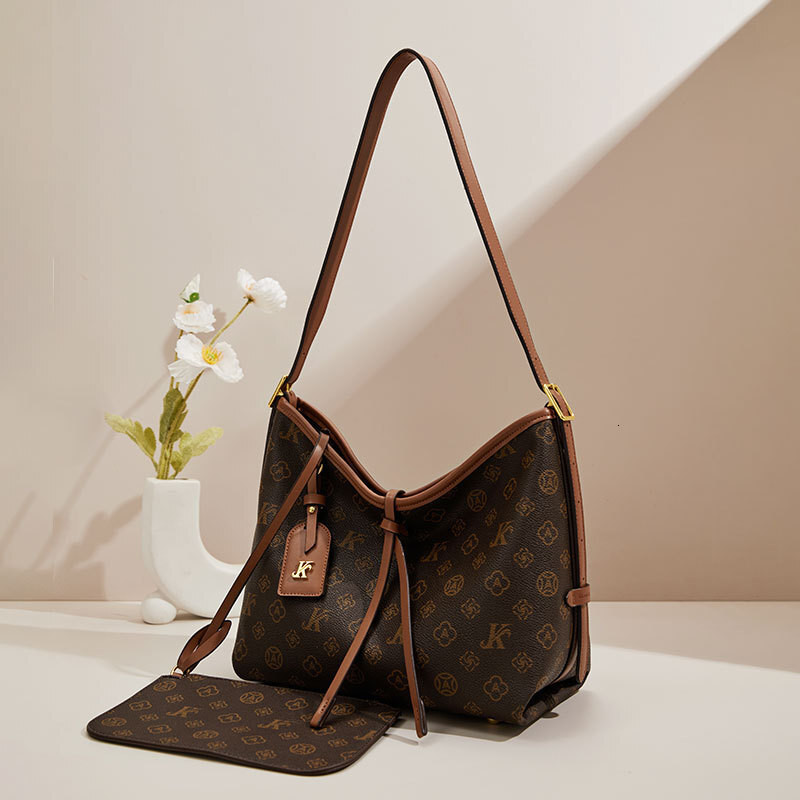 Single Shoulder Fashion Underarm High-Quality Texture Women's Crossbody Versatile Large Capacity Commuter Tote Bag