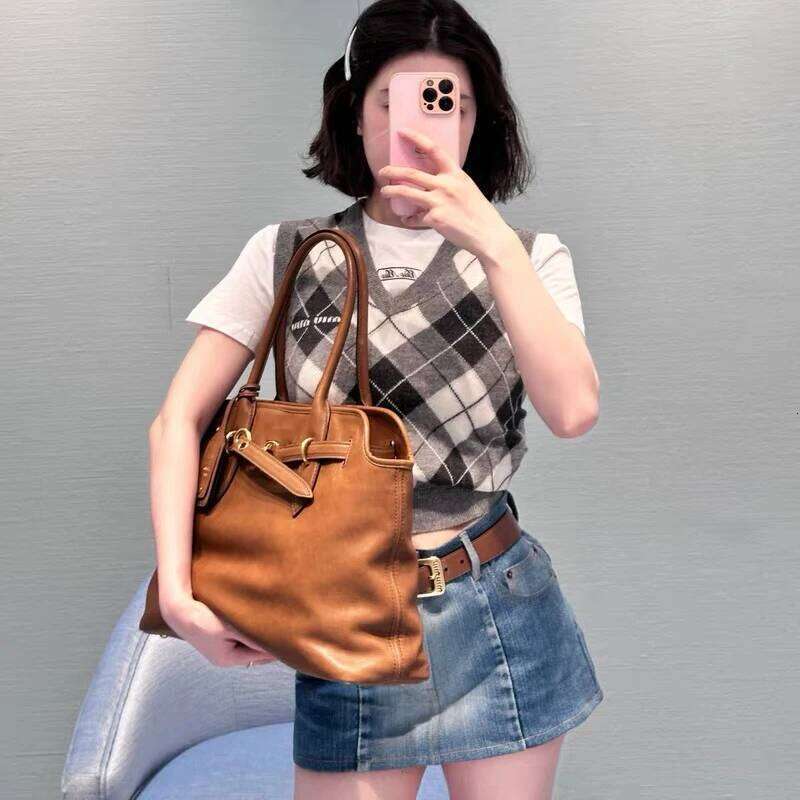 England Style Tote Bags For Women Designer Handbags Purses 2024 New In PU Belt Buckle Top Handle Large Capacity Shoulder