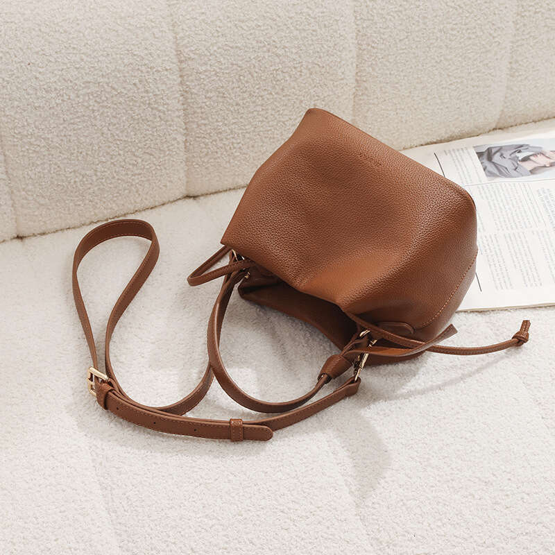 New Genuine Leather Texture Commuter Versatile Shoulder Crossbody Bag Niche Fashion Handbag for Women