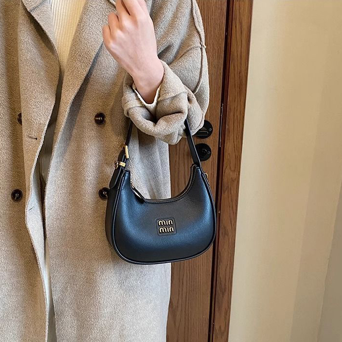 Designer Shoulder Bag Luxury Top Quality Womens Fashion Bag messenger fashionable crossbody Underarm bag Half moon bag lassical Handbag AAA