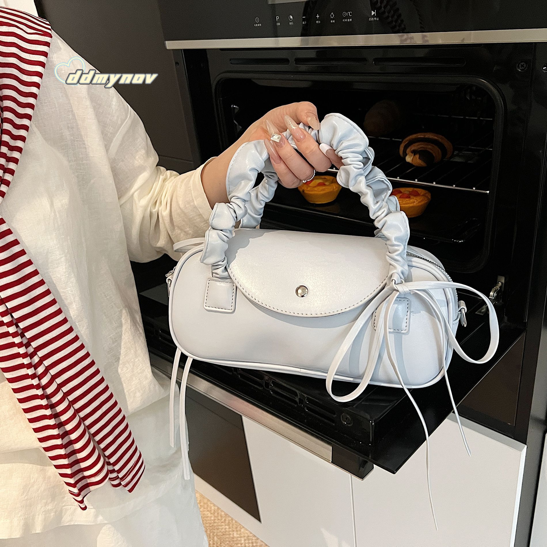 2025 New Niche Minimalist Style Pleated Shoulder Fashion High-end Handbag Women's Bag ddmynov