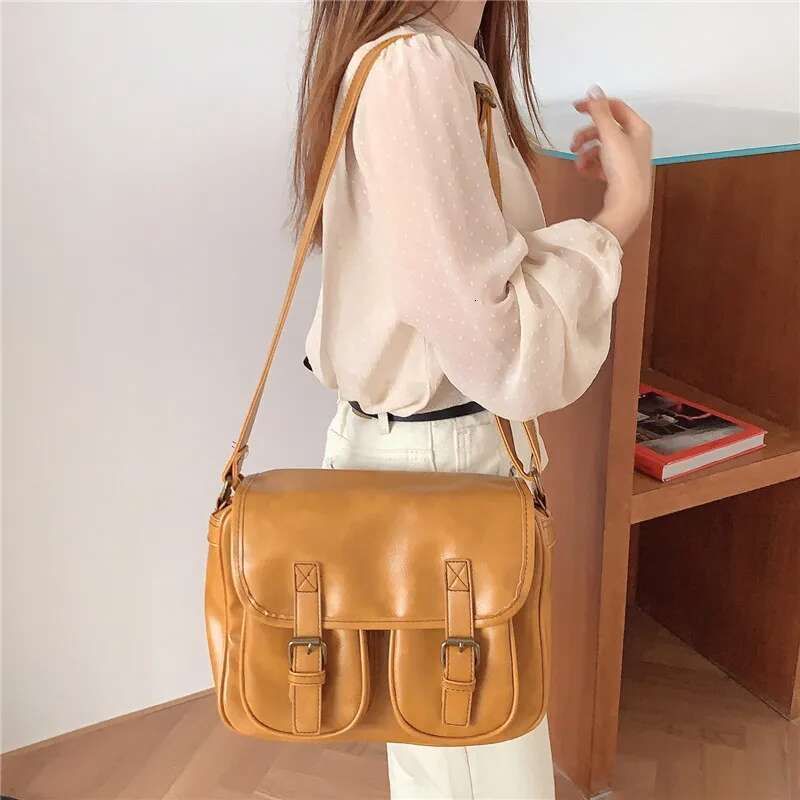 Designer Luxury Vintage Women Messenger Large Capacity Oil Wax Leather Female Shoulder Ladies Crossbody Bag Casual Big Handbag Yellow
