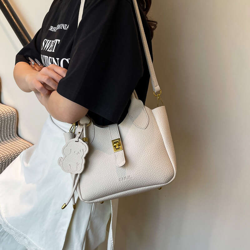 Korean Style Summer 2025 New Trendy Fashion Casual Large Capacity Simple Ins Bucket Crossbody Handbag Basket Bag