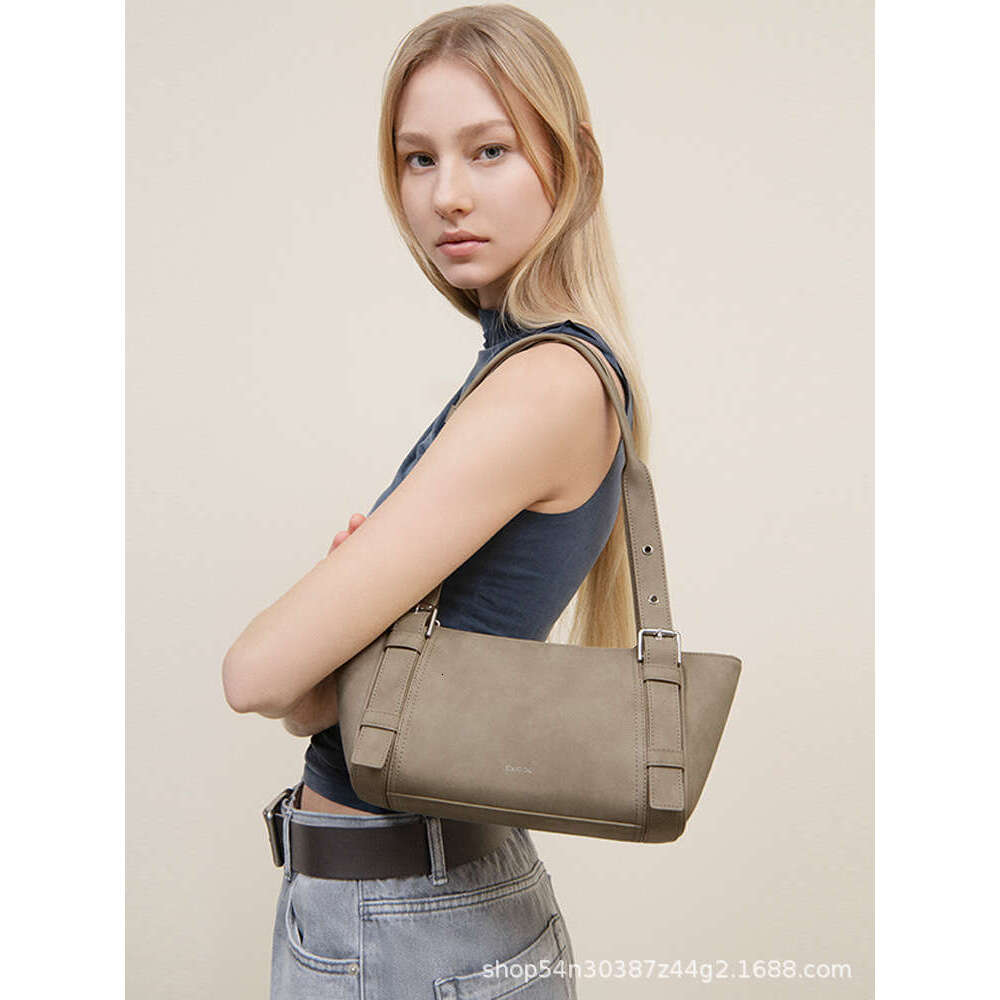 High-End Handheld Boston for Women 2025 Spring New Fashion Single Shoulder Versatile Commuter Crossbody Bag
