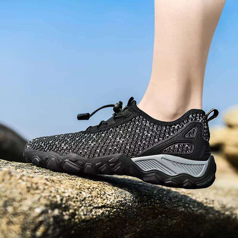 Brand New Outdoor Mesh Breathable River Tracing Comfortable Men's Hiking Shoes