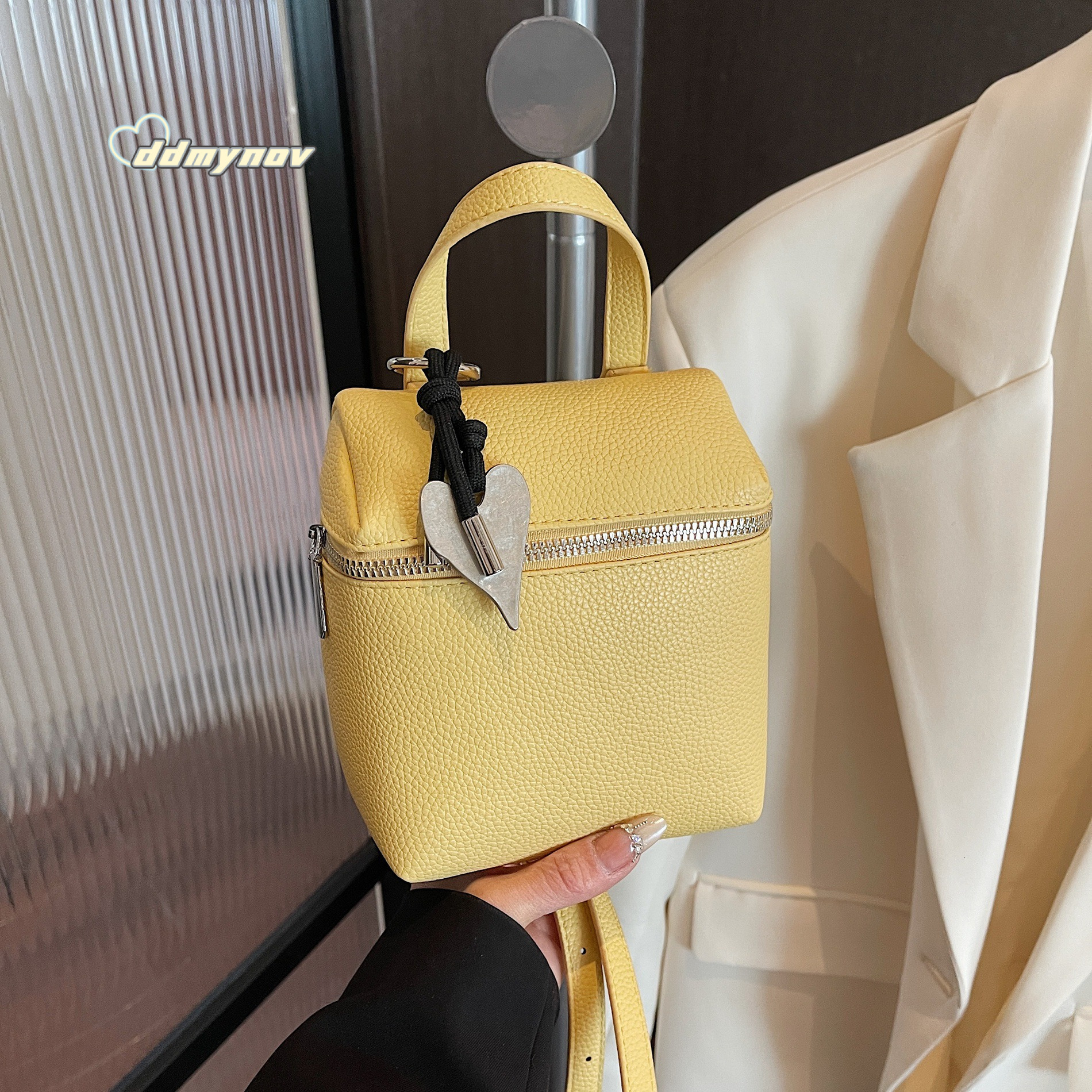 Korean Style Fashionable Handbag Small Square Trendy Solid Color Women's New Simple Commuter Shoulder Crossbody Bag ddmynov