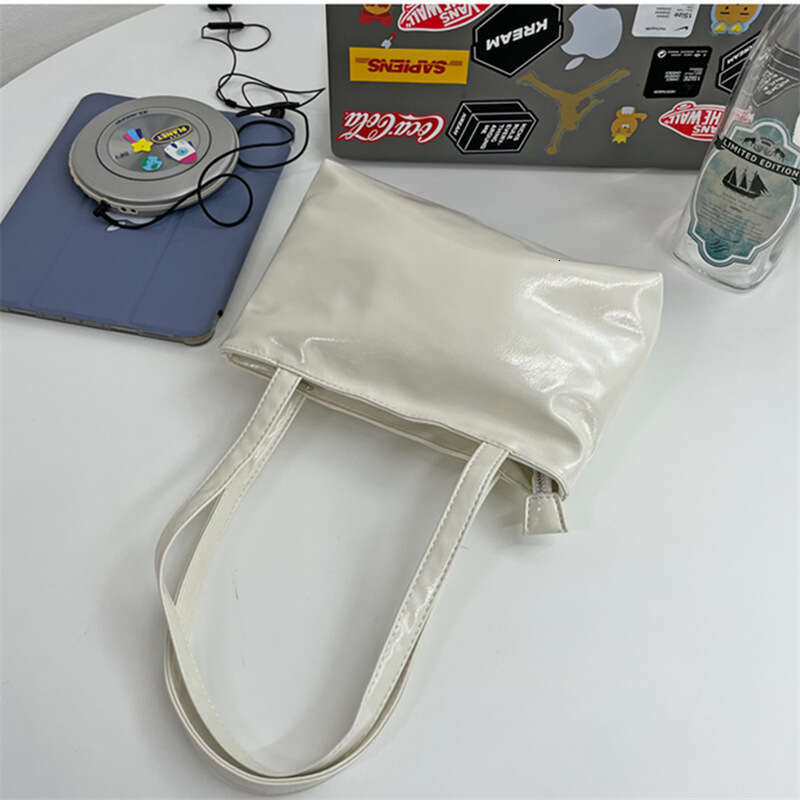 Korean Oil Wax Leather Glossy Simple Small Square 2023 New Trendy Ins Fashion Commuter Shoulder Underarm Bag