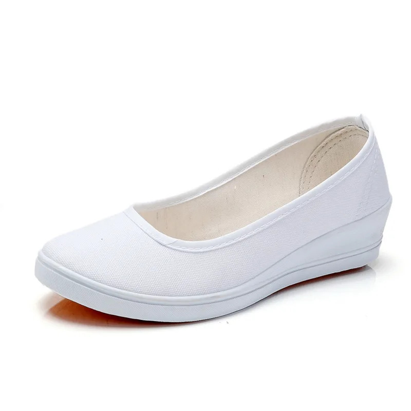 Fashionable White Nurse Shoes Beauty Salon Work Comfortable Cloth Sneakers All-white Canvas Wedge-heeled Non-slip Single Shoes 250603