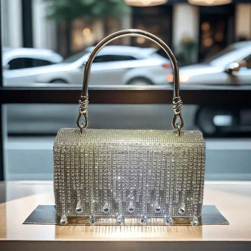 Women 2025 New Internet Celebrity Fresh Hot Dia Rhinestone Fringed Chain Small Square Shoulder Messenger Bag