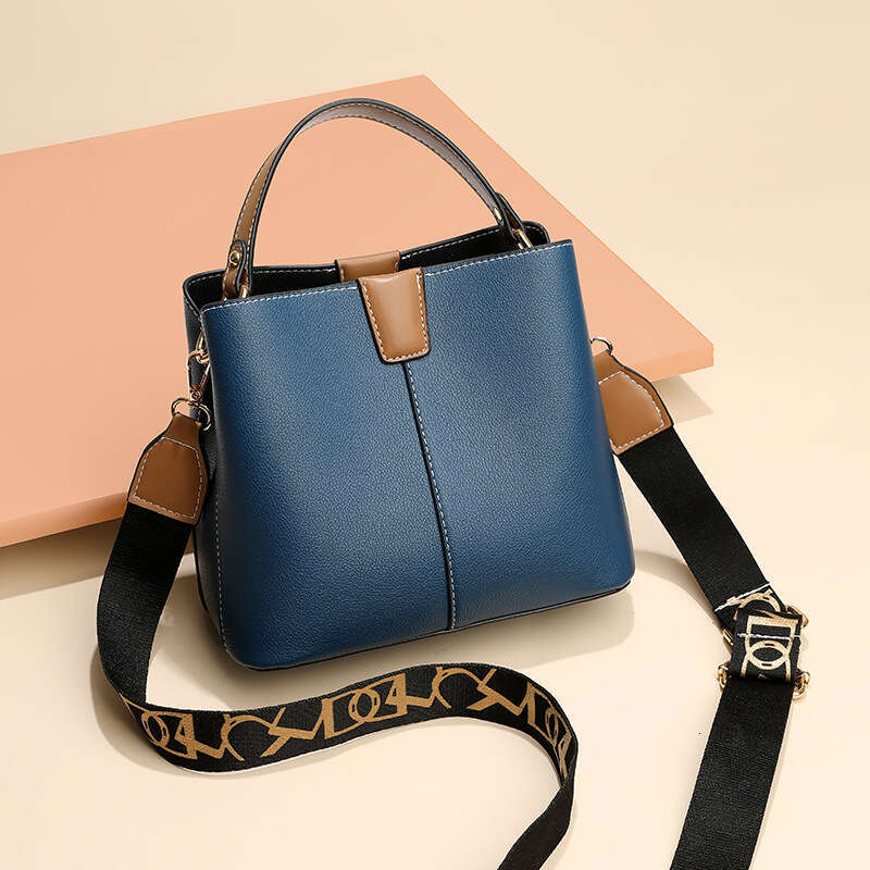 Handbag 2025 Spring New Shoulder Casual Large Capacity Crossbody Bucket Korean Fashion Women's Bag