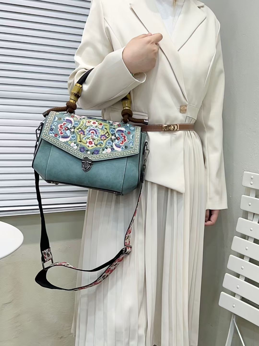 RH8773 Chinese Floral - Embroidered Handbags designer bag Support customization