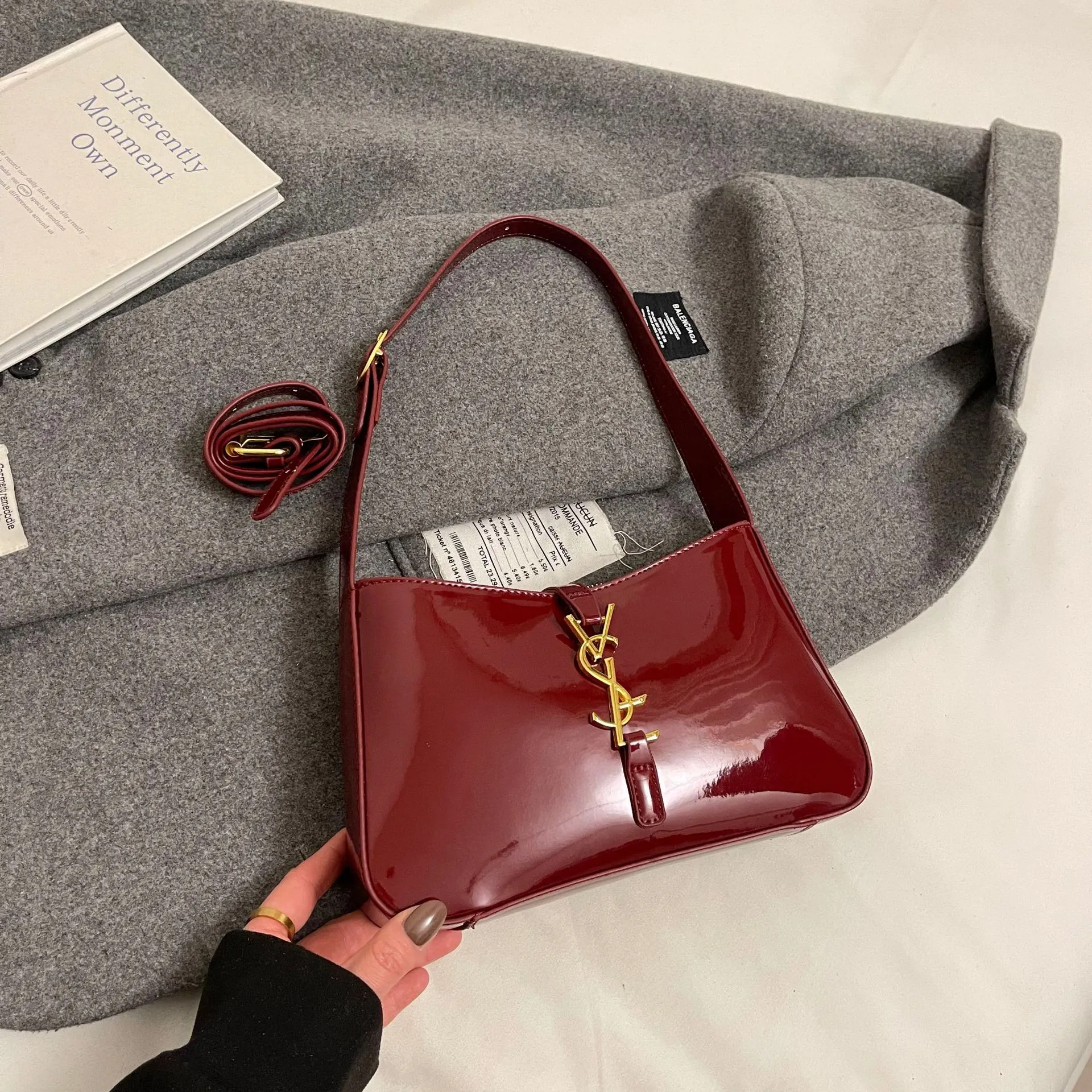 Designer Bag Shoulder Bag Luxury Bag Underarm Designer 2025 fashionable patent leather letter underarm shoulder female bag