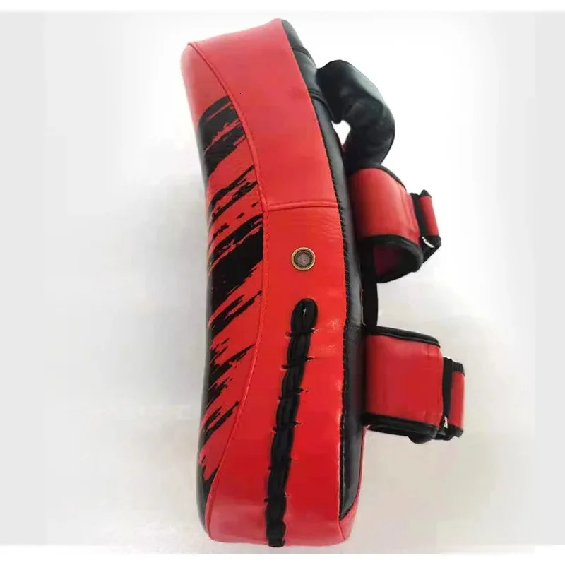 Boxing Gloves Kickboxing Muay Thai Punching Pad Curved Strike Shield Boxing Training Mitt Punching Pad Taekwondo Equipment 250610