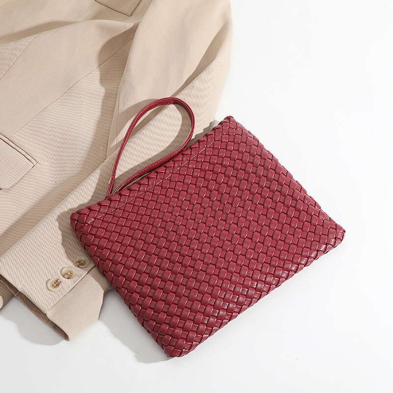 2025 New High-Quality Fashion Clutch Versatile Handwoven Casual Evening Bag