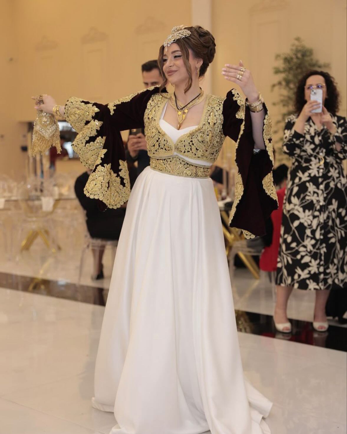 Charming Moroccan Caftan Prom Dress 2025 Black With White Arabian Turkish Evening Dress Elegant Lace Formal Engagement Vestio De Novias Women Robe De 
