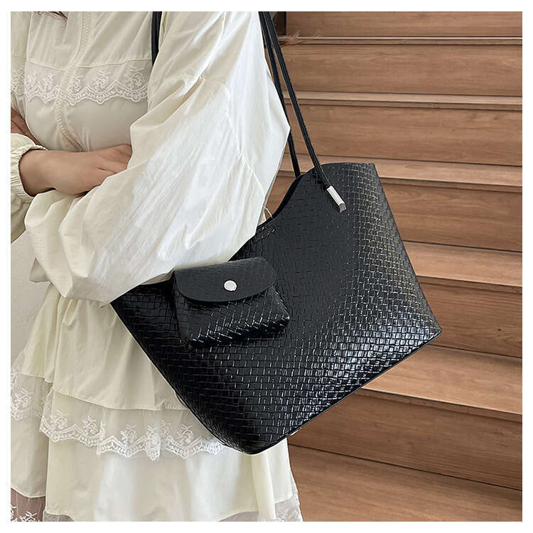 Fashion Simple Commuter Large Capacity 2025 Spring New Casual Stylish Solid Color College Student Shoulder Tote Bag
