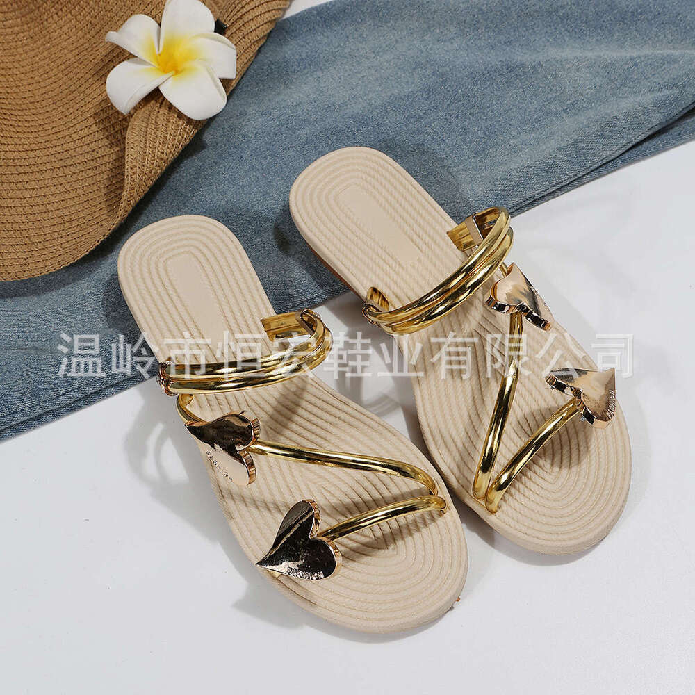 New Women's Fashion Open-Toe Non-Slip for Outdoor Wear Mini Heart-Shaped Flat Sandals Slides