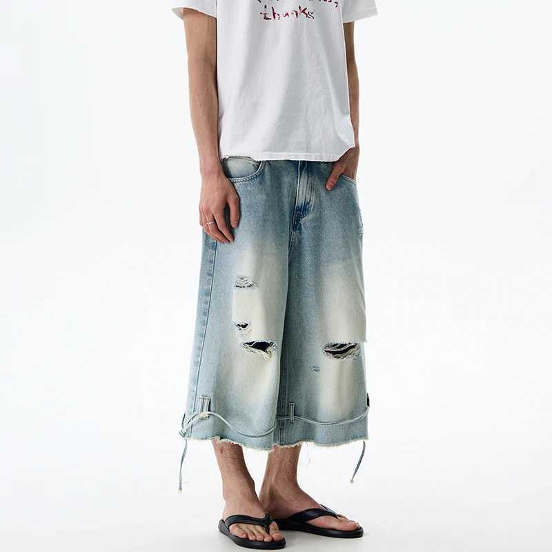 LUZHEN 2025 New Personalized Gradient Washed Broken Hole Wornout Design Cropped Pants Mens Trendy Straight Street Shorts JY1417 M250610