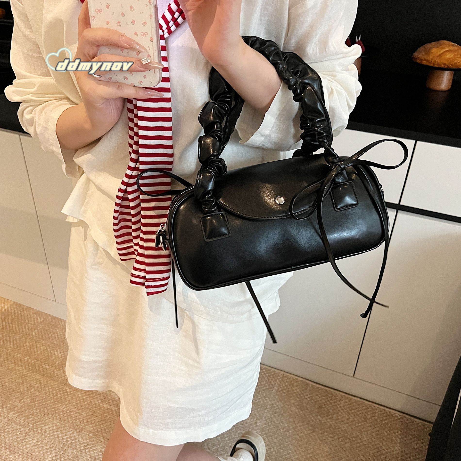 2025 New Niche Minimalist Style Pleated Shoulder Fashion High-end Handbag Women's Bag ddmynov