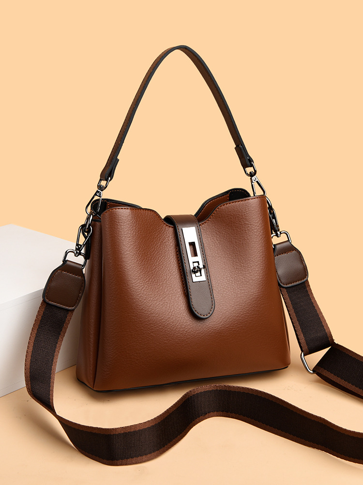 free shipping Genuine Leather Bag 2024 designer New Fashion Bucket Mom Crossbody Luxury Bag Simple Shoulder Strap Soft Leather Women's Bag